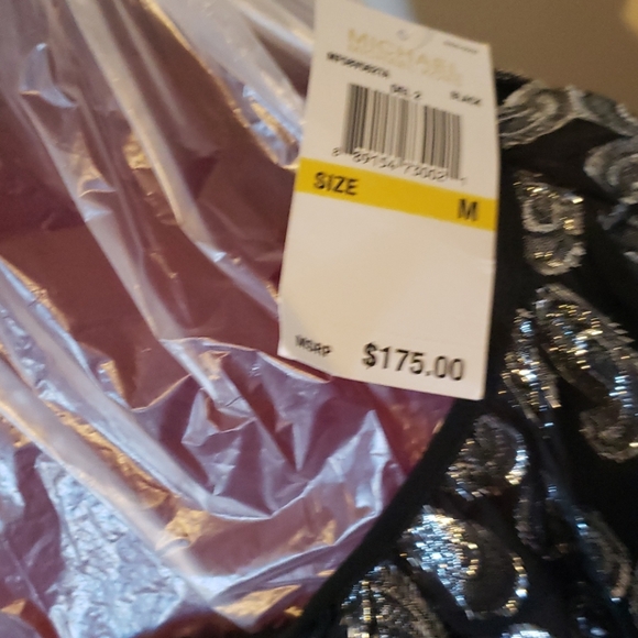 Cloths - Picture 3 of 3